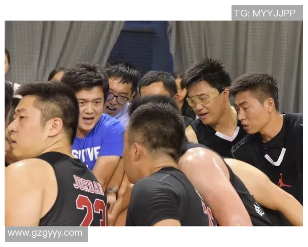 上海篮球队团队协作深度解析及其对比研究